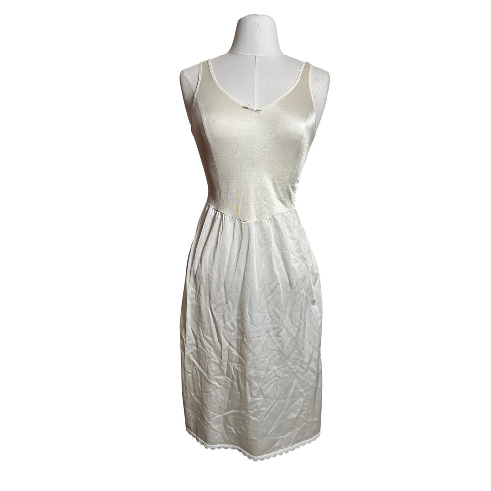 Warners Vintage Cream Full Slip Lace Trim Nylon Size 32 Coquette Bridal Pinup